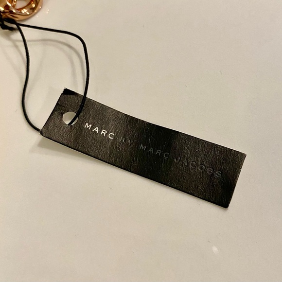 NWT Marc by Marc Jacobs Rose Gold Katie Turn Lock Bracelet - Picture 7 of 8